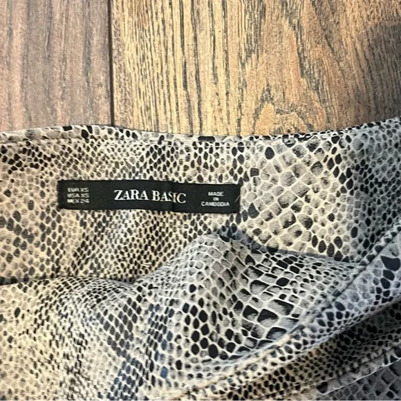 ZARA || snake print skort - Picture 2 of 5